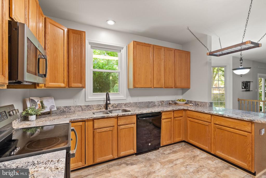 405 Heronwood Ct