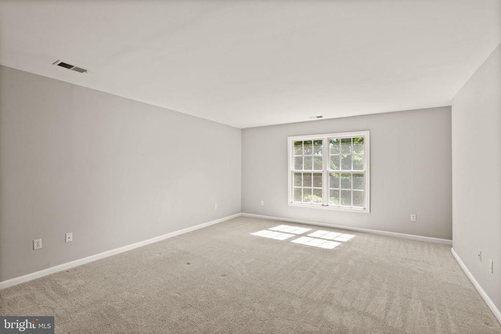 405 Heronwood Ct