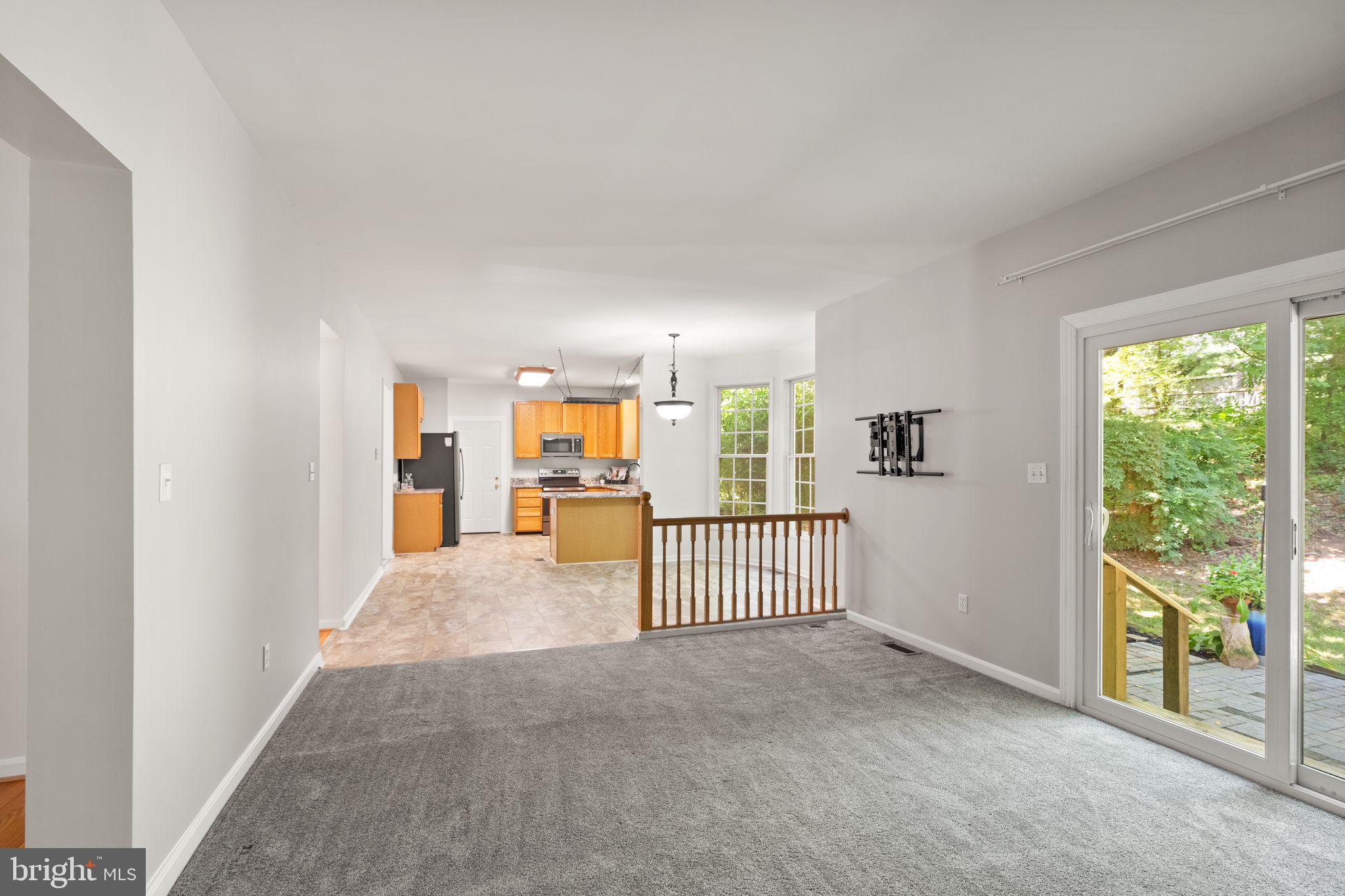 405 Heronwood Ct