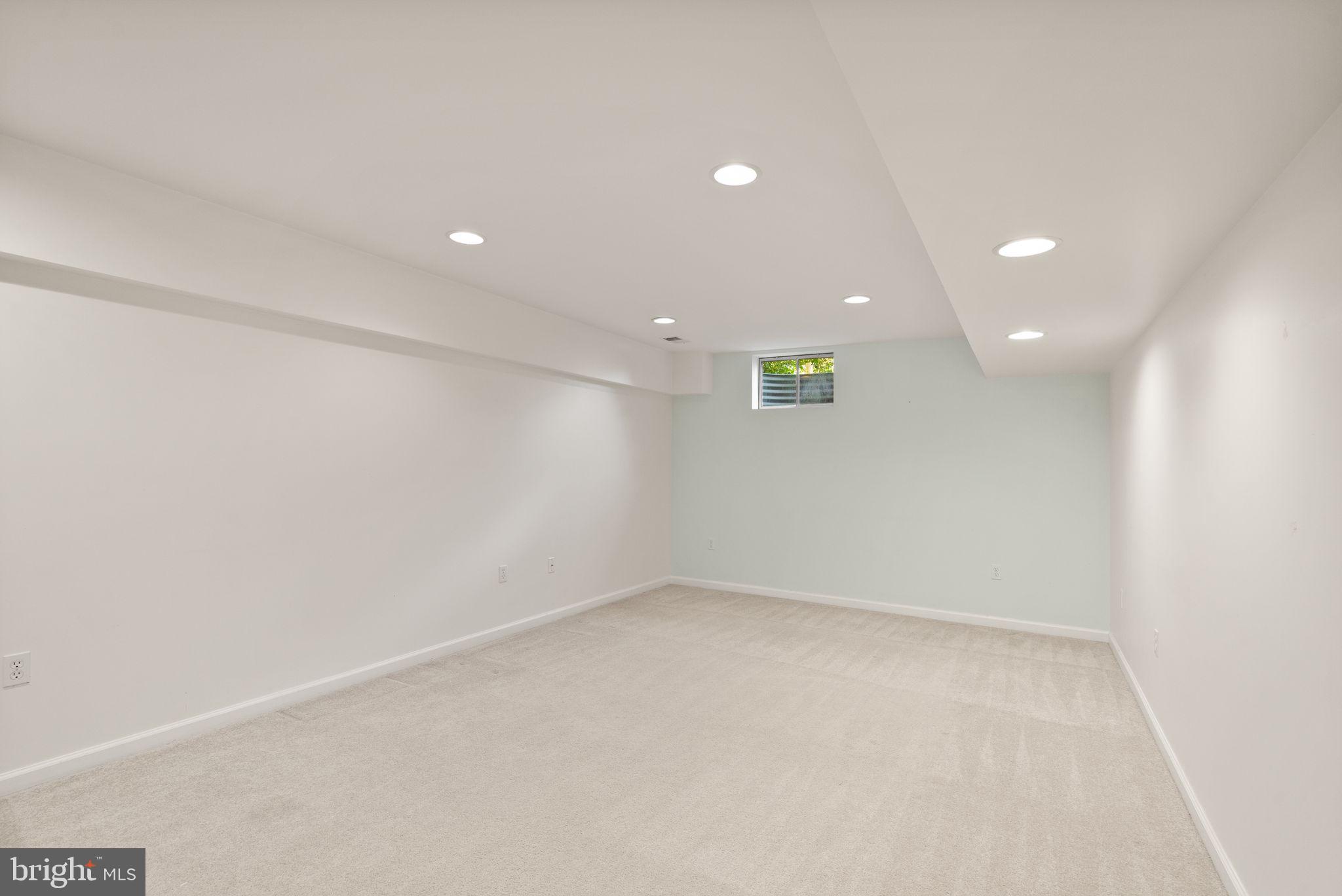 405 Heronwood Ct