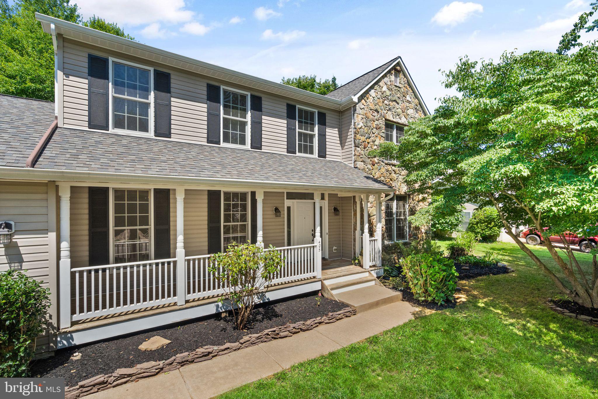 405 Heronwood Ct
