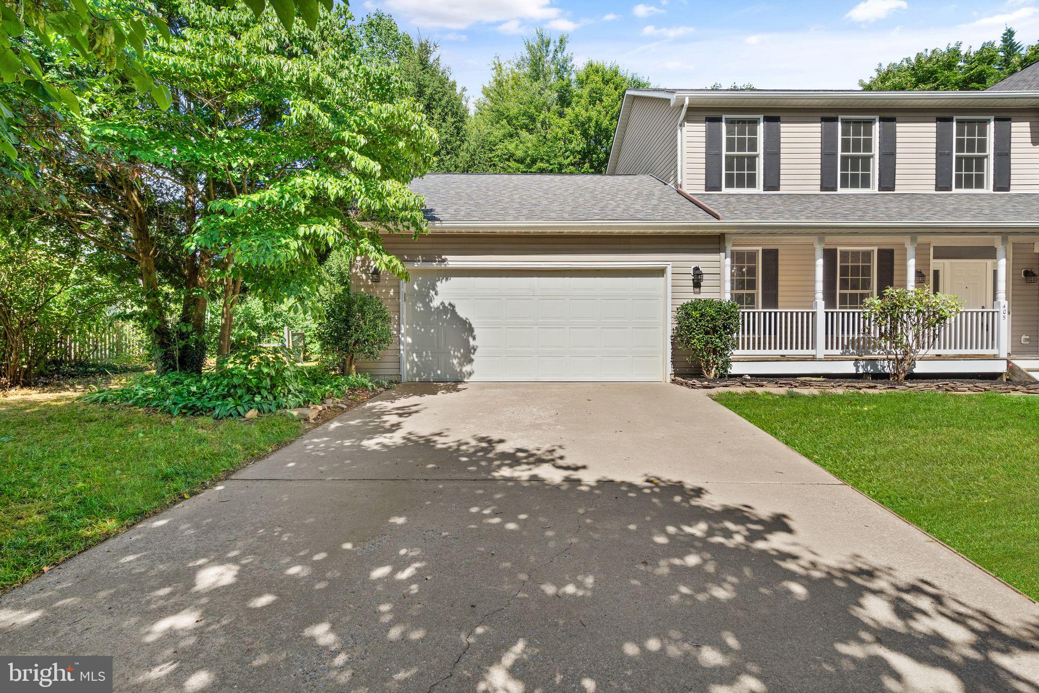 405 Heronwood Ct