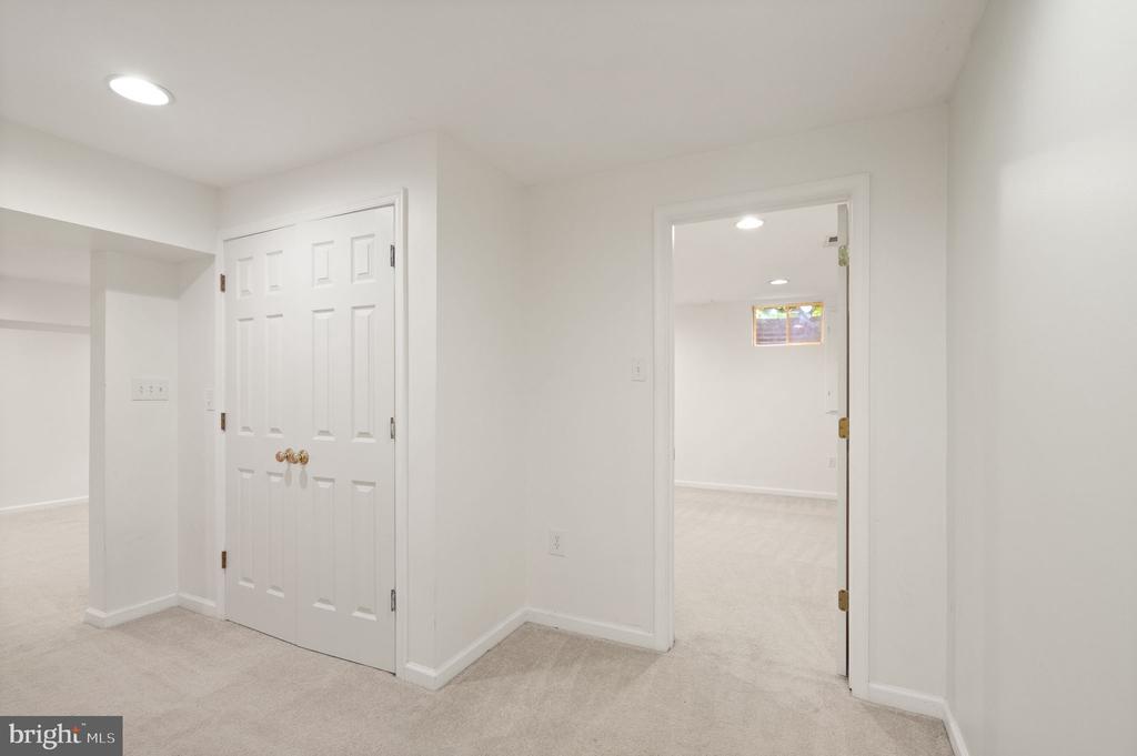 405 Heronwood Ct