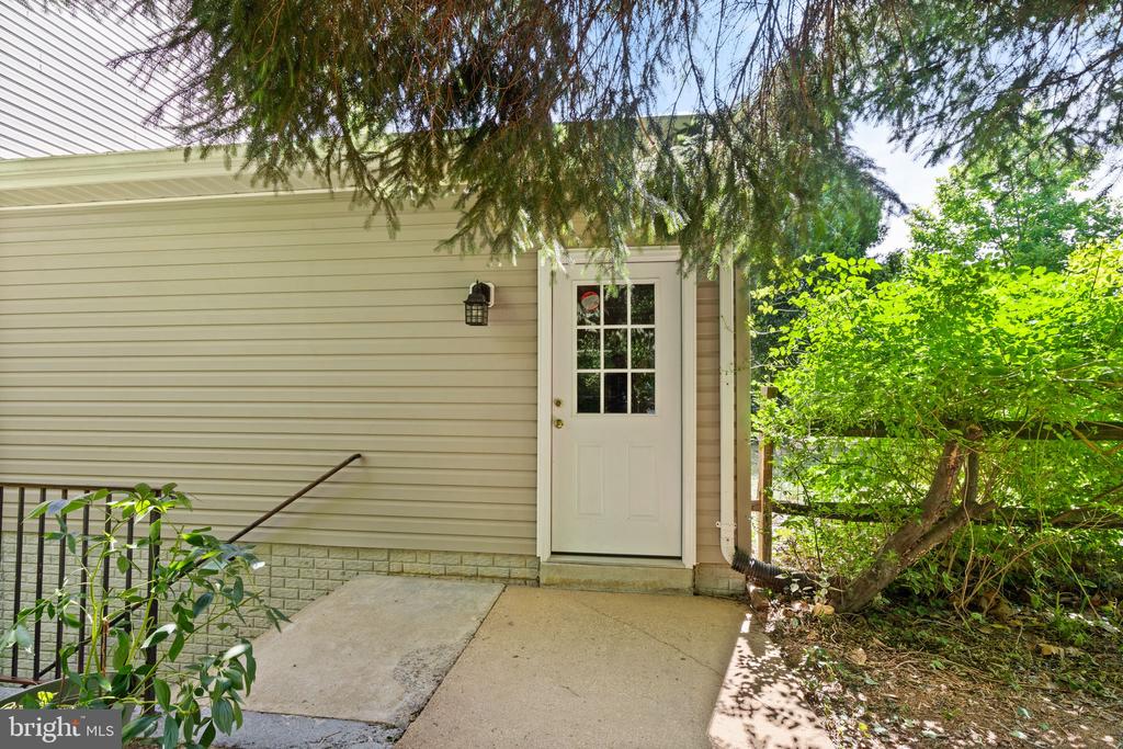 405 Heronwood Ct