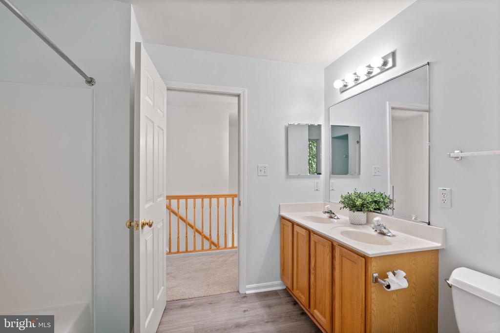 405 Heronwood Ct