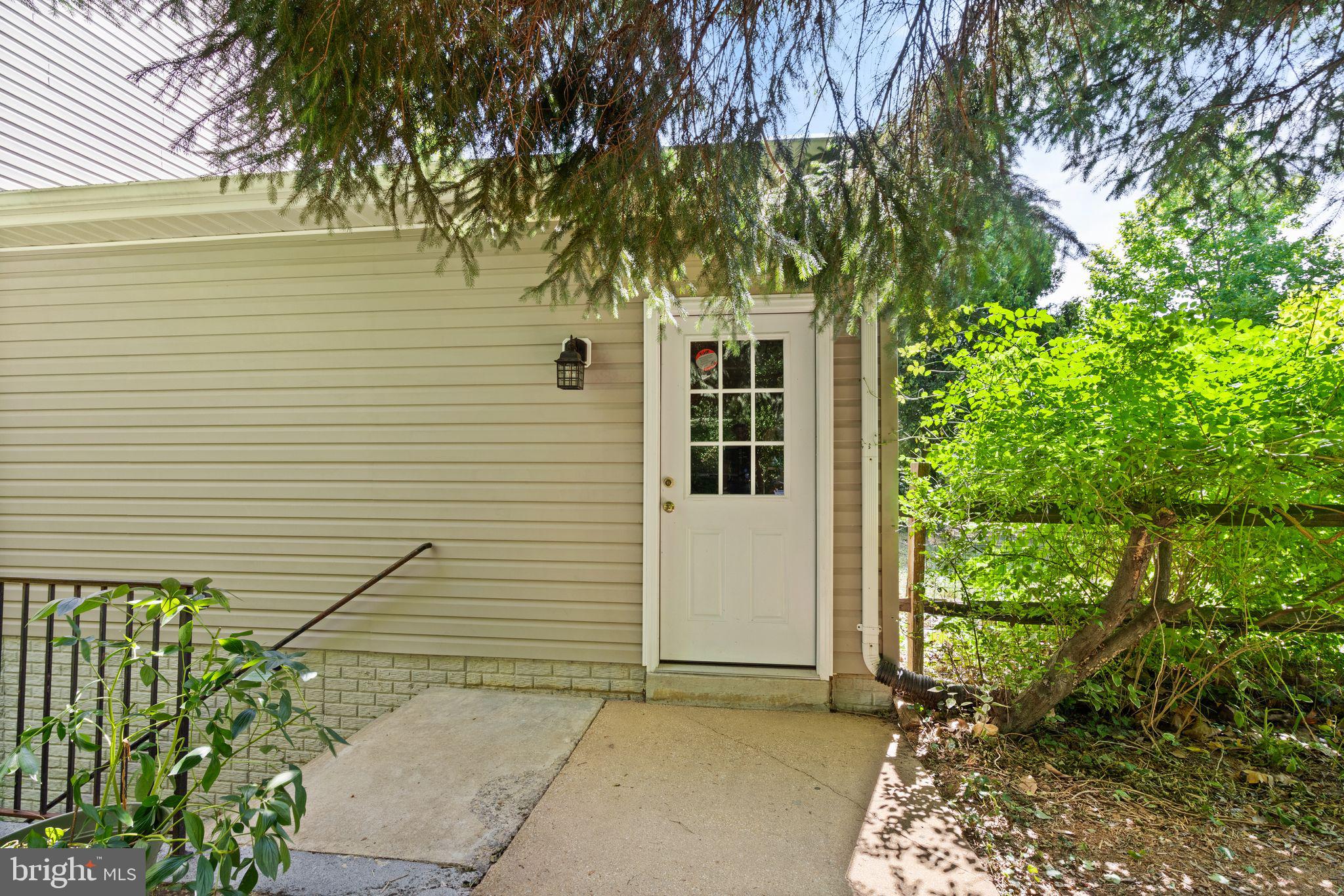 405 Heronwood Ct