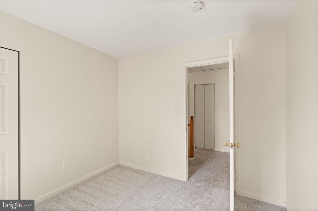 405 Heronwood Ct