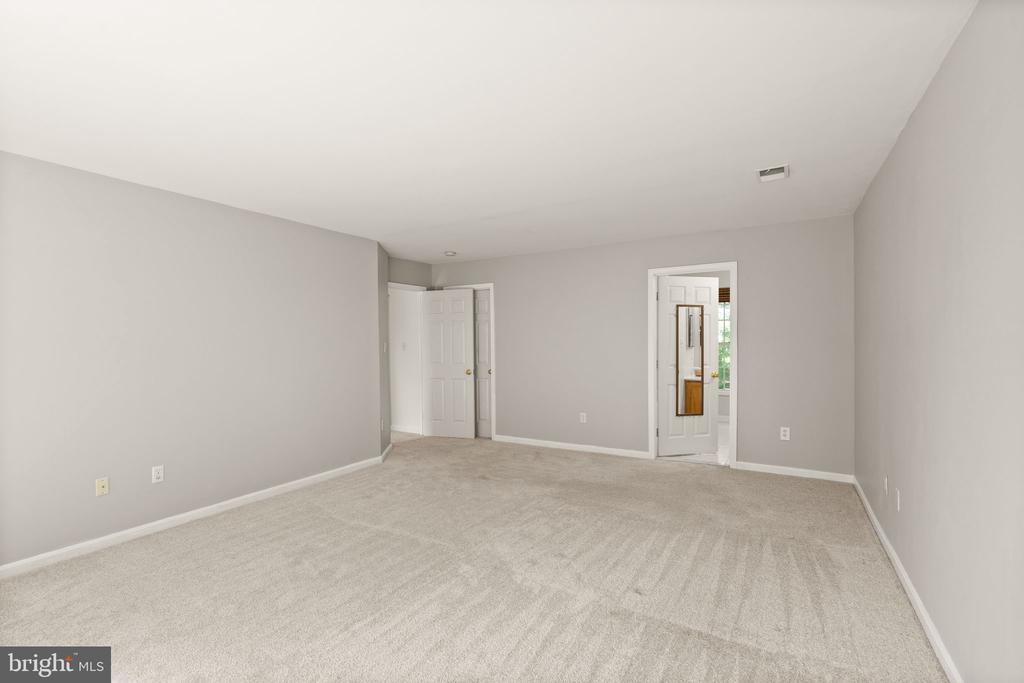 405 Heronwood Ct