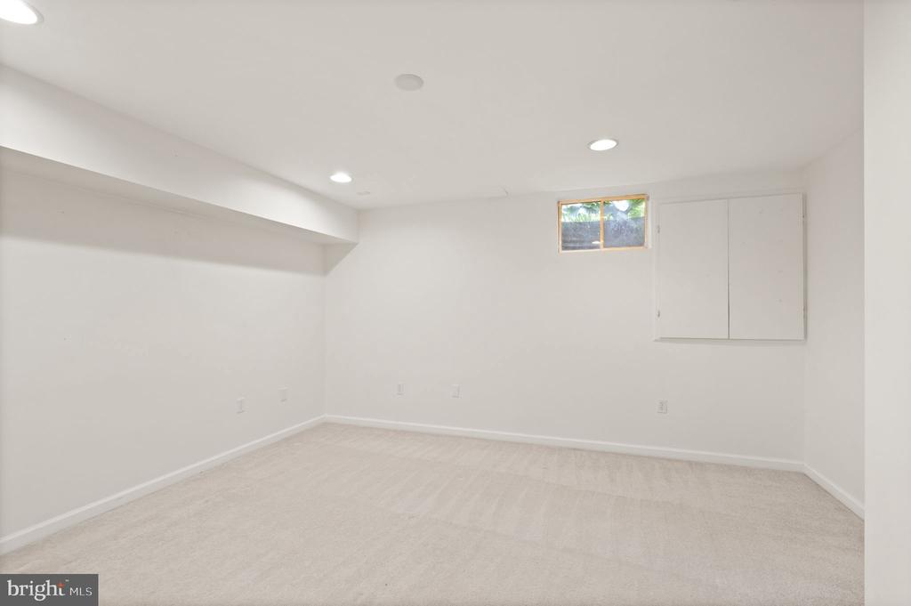 405 Heronwood Ct