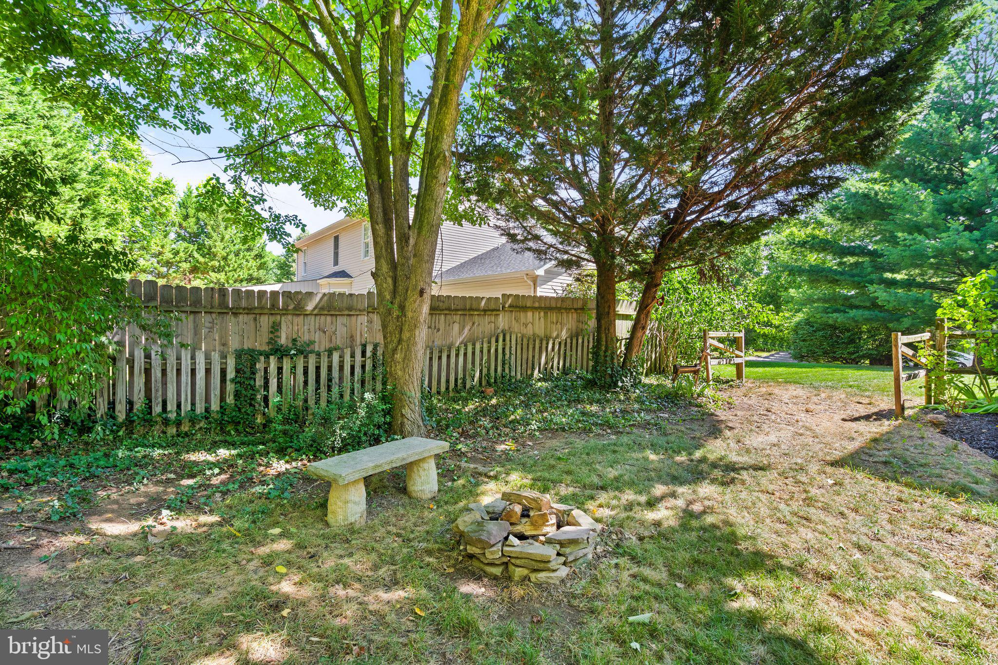 405 Heronwood Ct