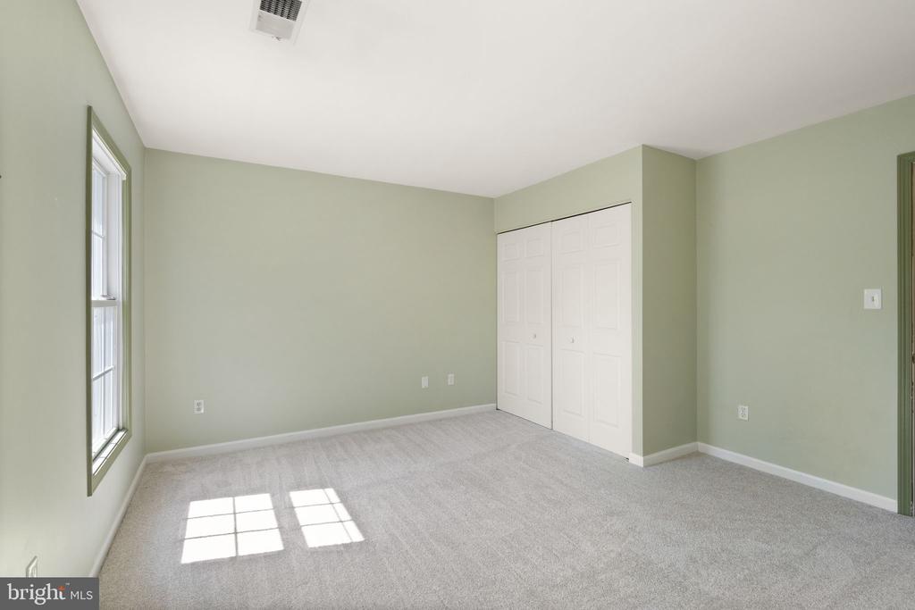 405 Heronwood Ct
