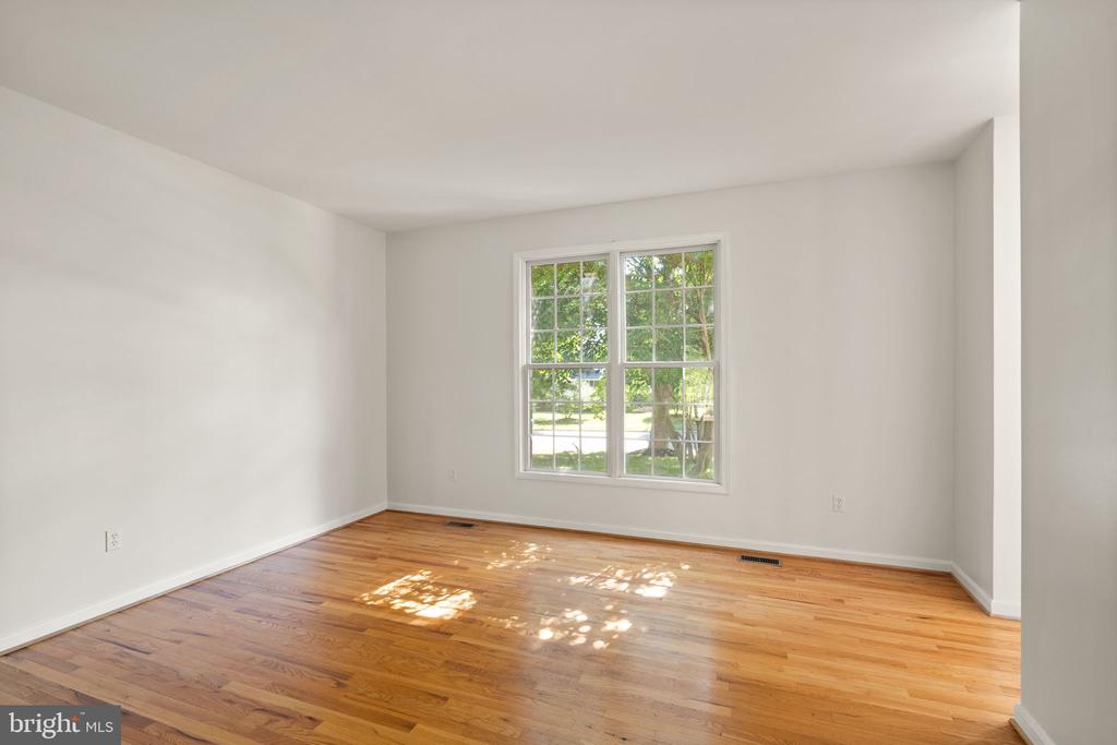 405 Heronwood Ct