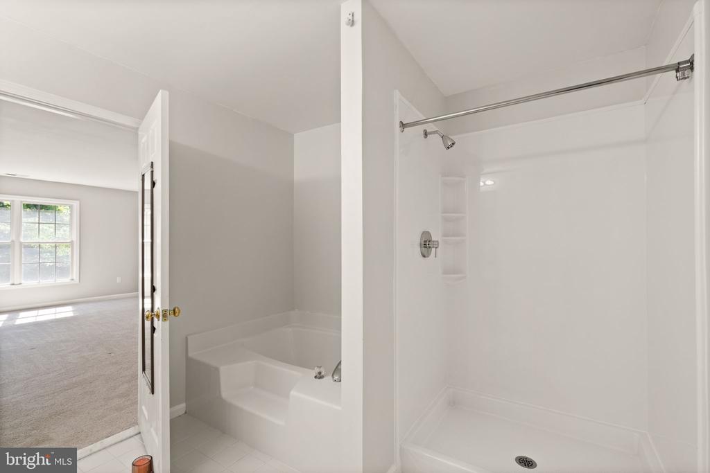 405 Heronwood Ct
