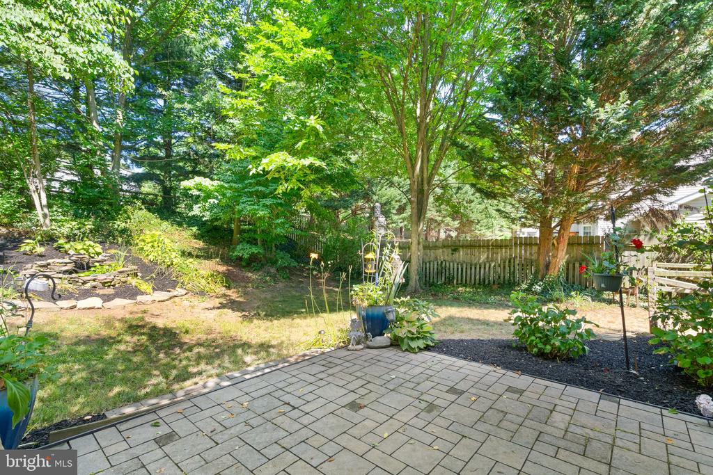405 Heronwood Ct
