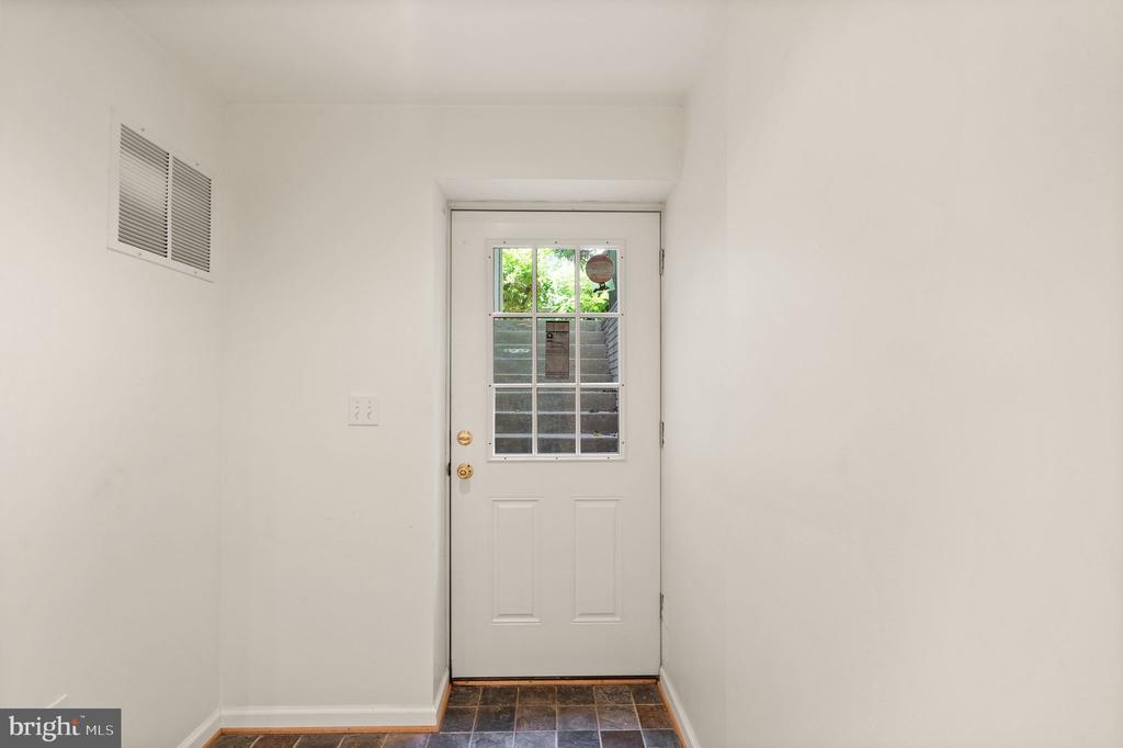 405 Heronwood Ct