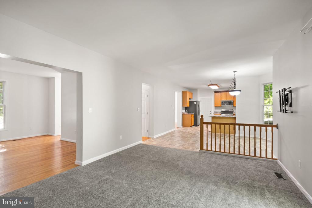 405 Heronwood Ct