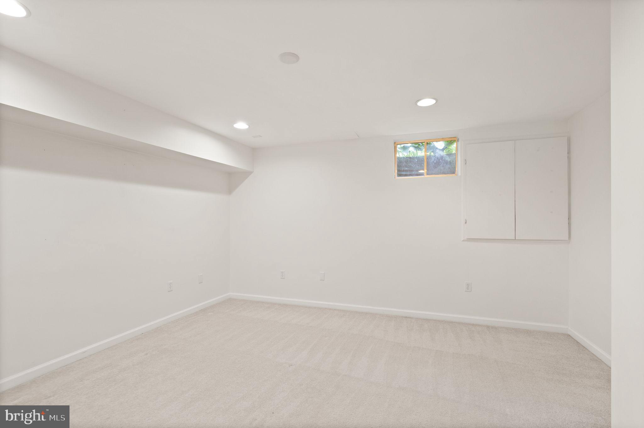 405 Heronwood Ct