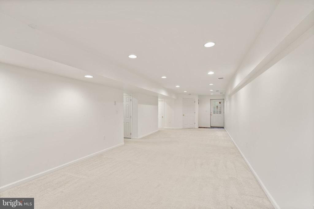 405 Heronwood Ct