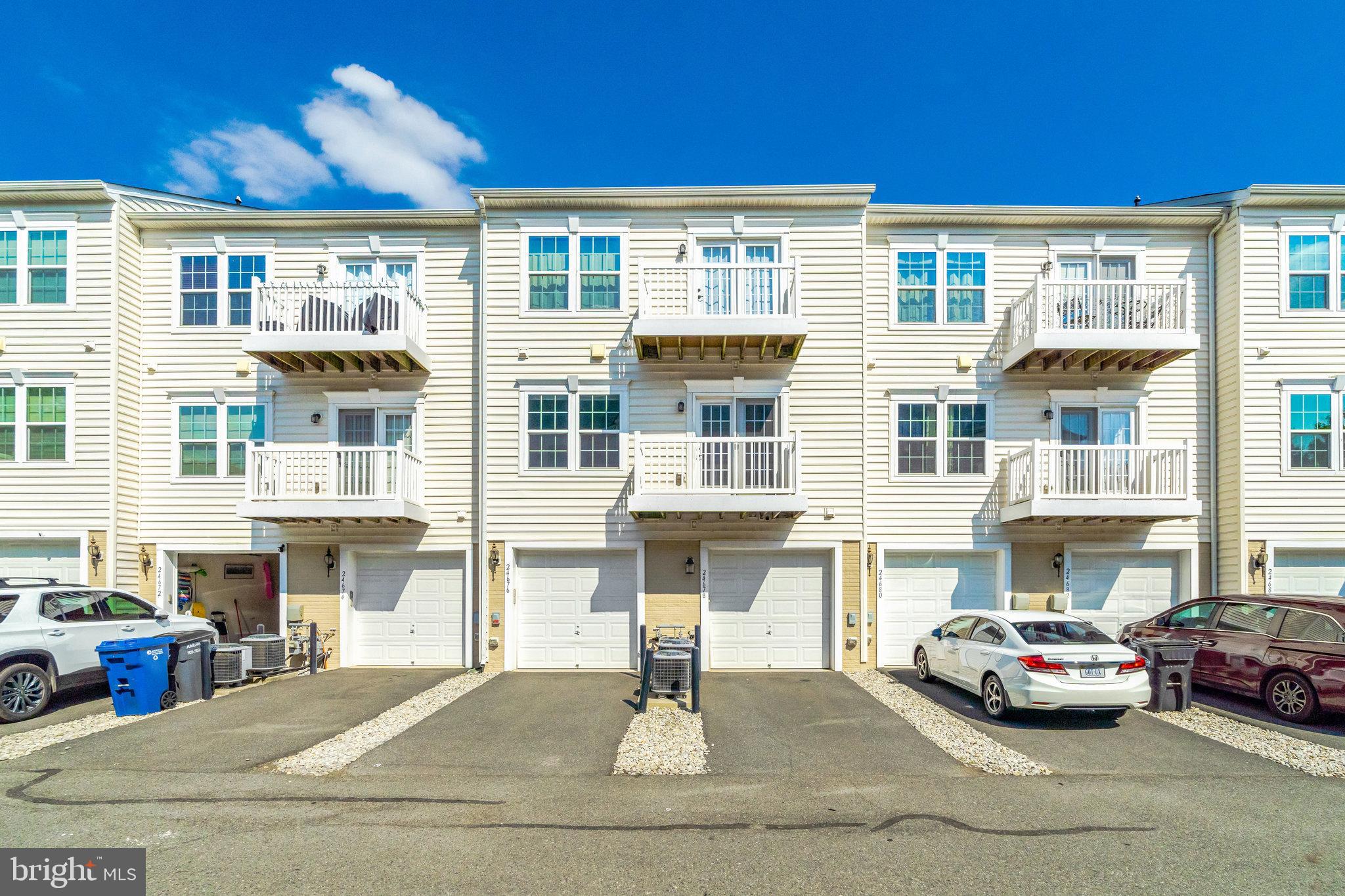 24678 FOOTED RIDGE TER