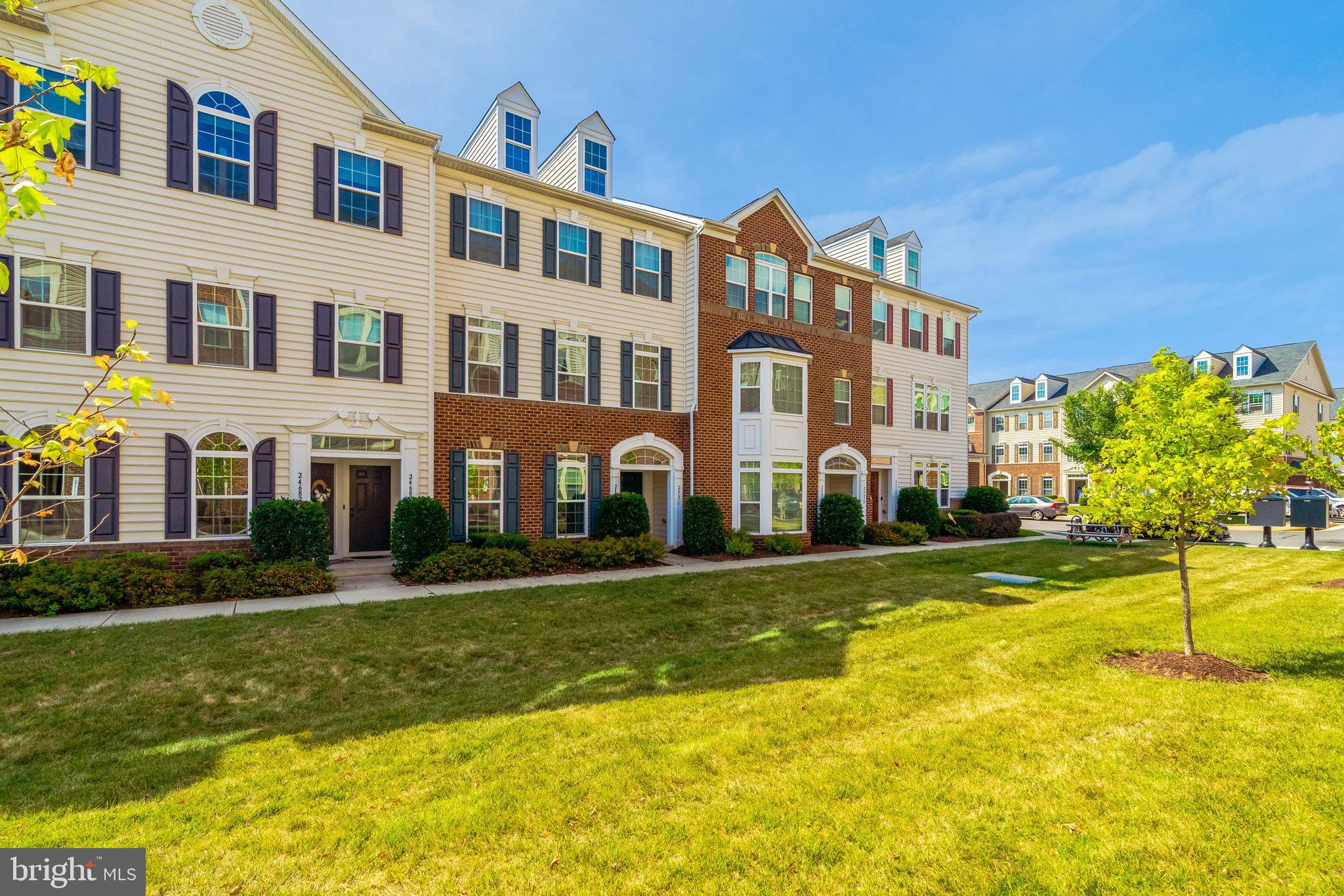 24678 FOOTED RIDGE TER