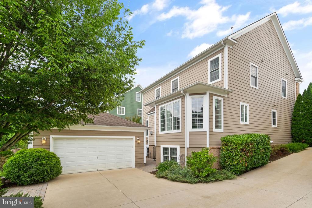 113 Amalfi Ct