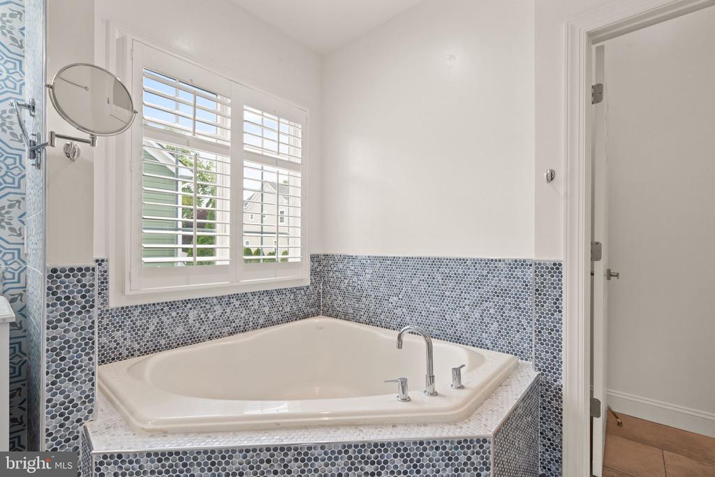 113 Amalfi Ct
