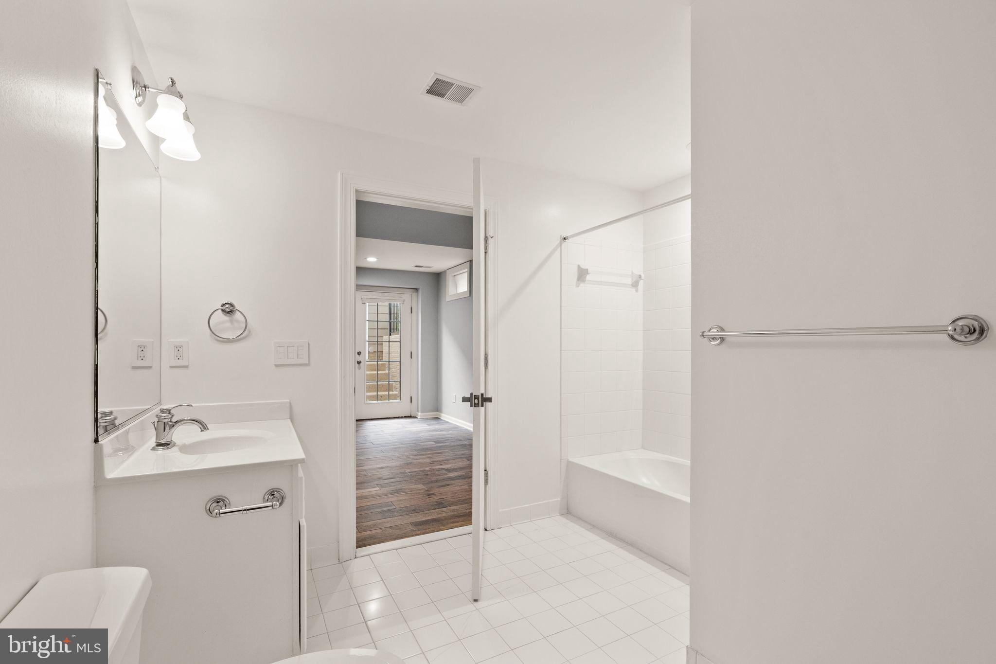 113 Amalfi Ct