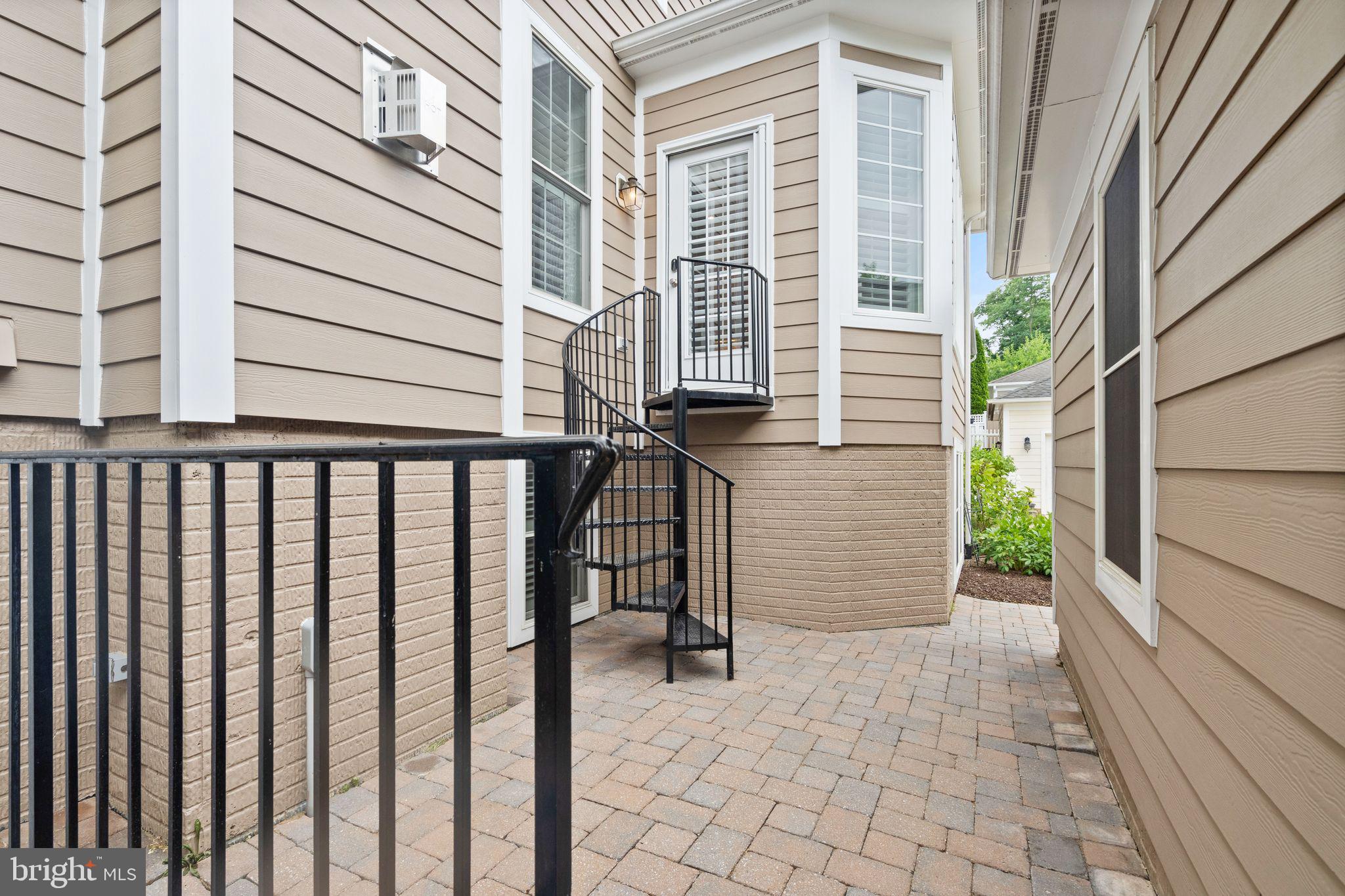 113 Amalfi Ct