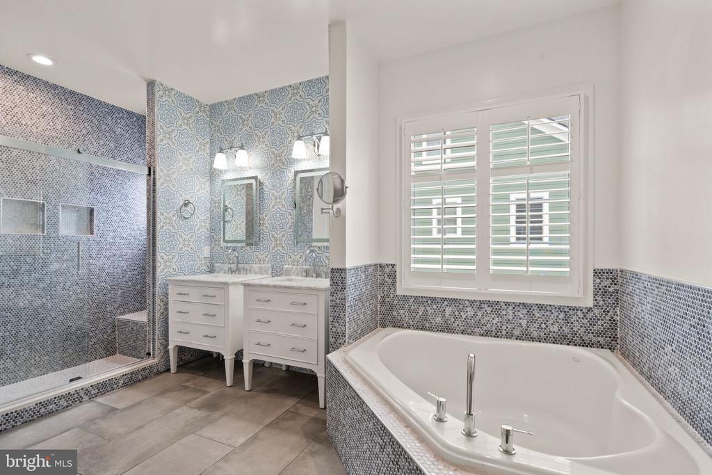 113 Amalfi Ct