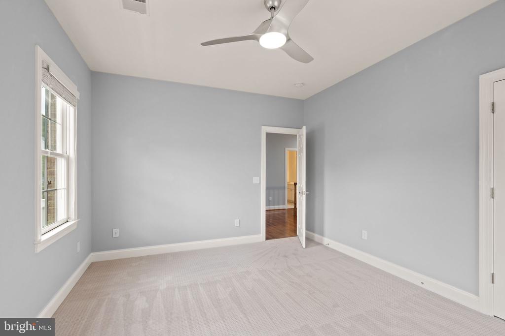 113 Amalfi Ct