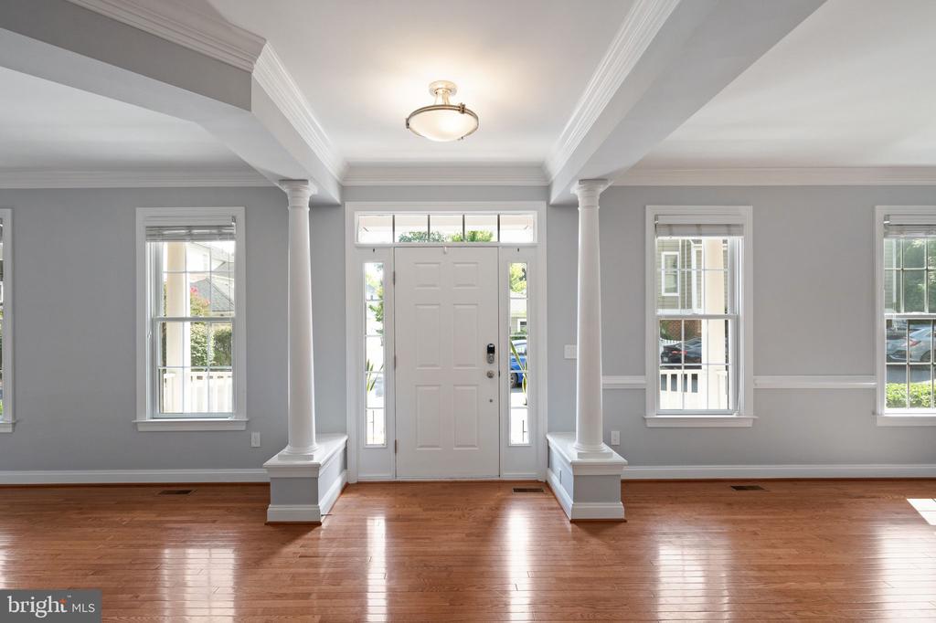113 Amalfi Ct