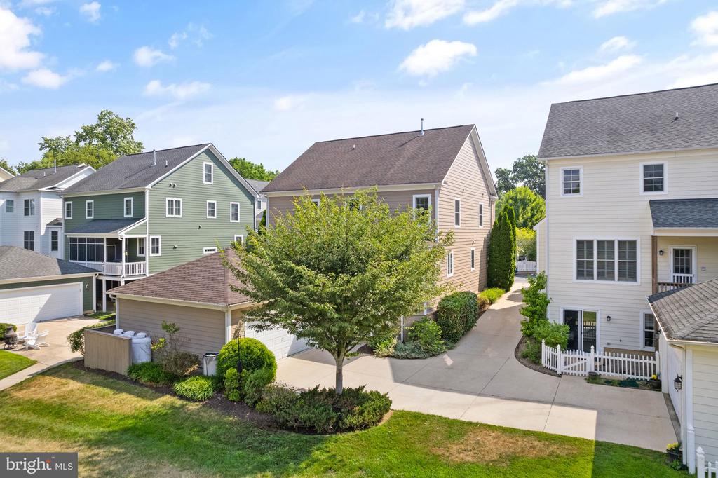 113 Amalfi Ct