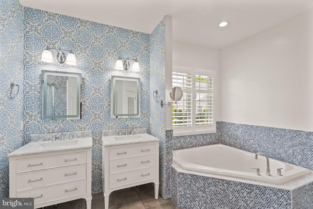 113 Amalfi Ct