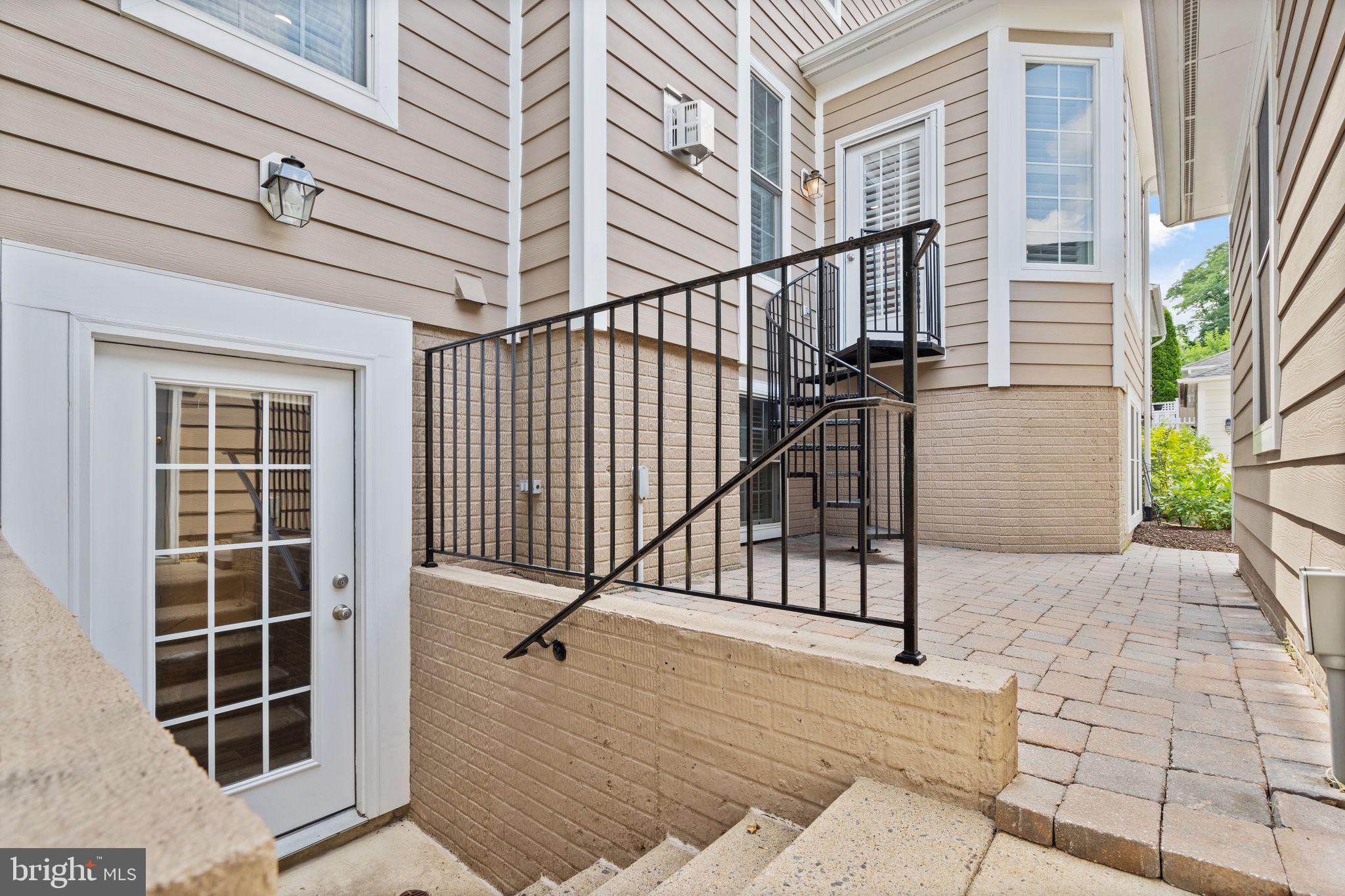 113 Amalfi Ct