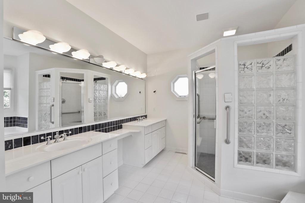 15200 Highview Ct