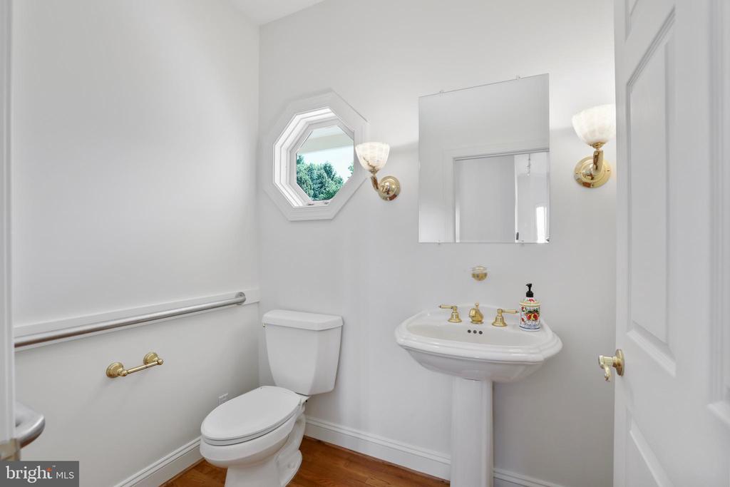 15200 Highview Ct