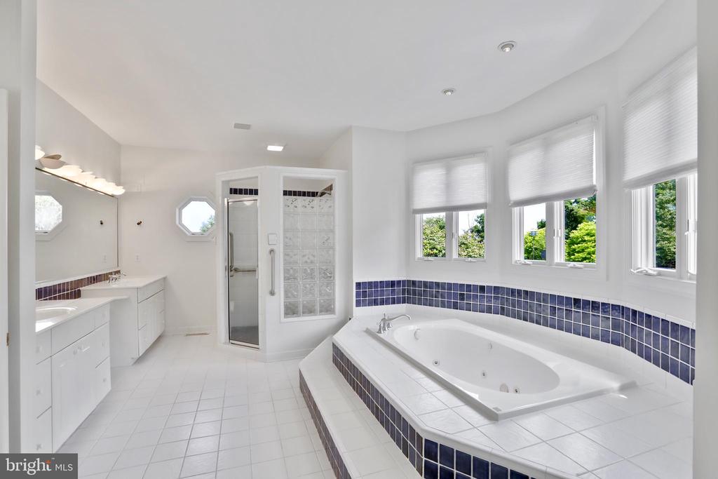 15200 Highview Ct