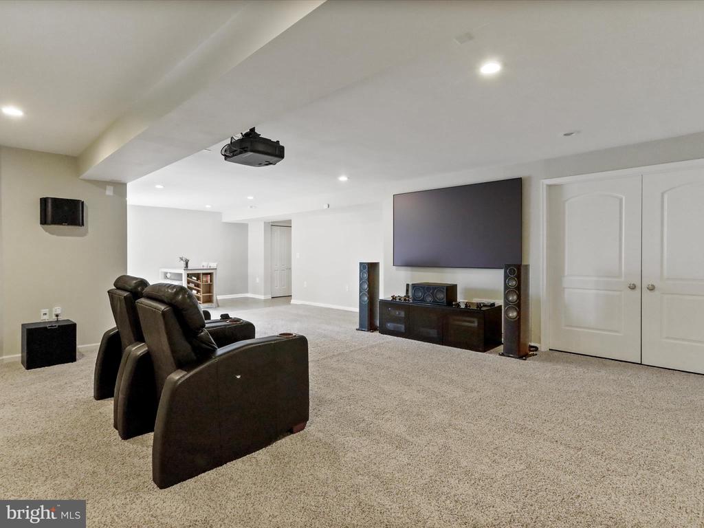 40594 Banshee Dr