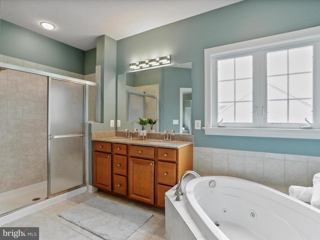 40594 Banshee Dr