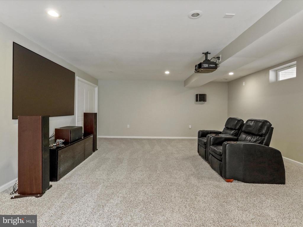 40594 Banshee Dr