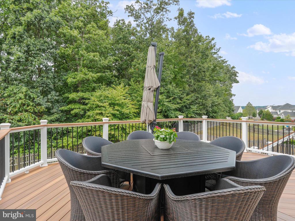 40594 Banshee Dr