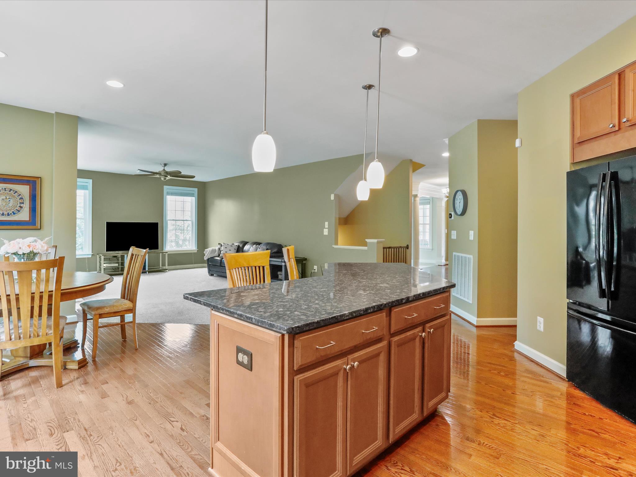 40594 Banshee Dr