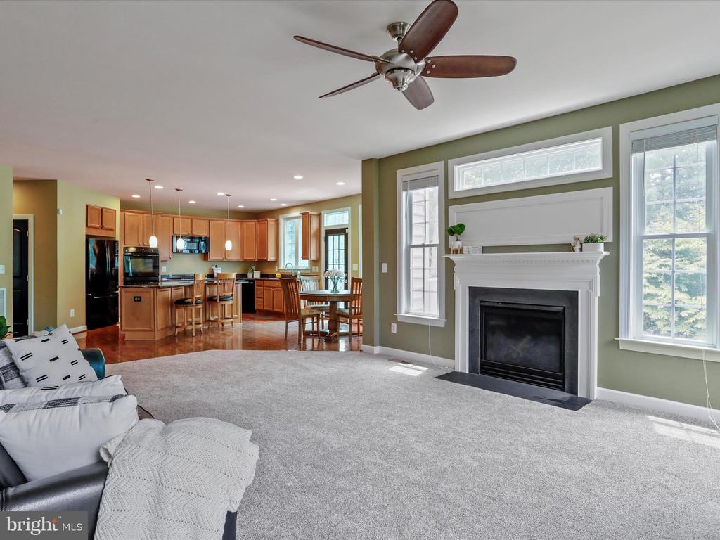 40594 Banshee Dr