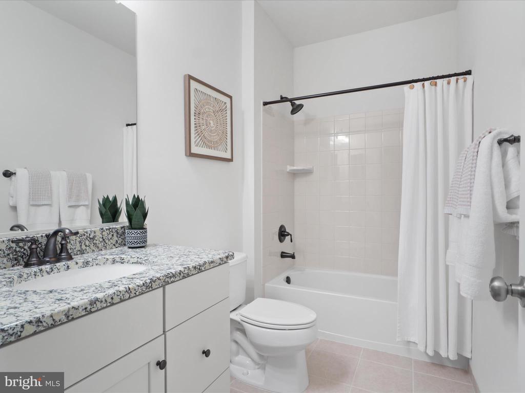 42361 Dogwood Glen Sq