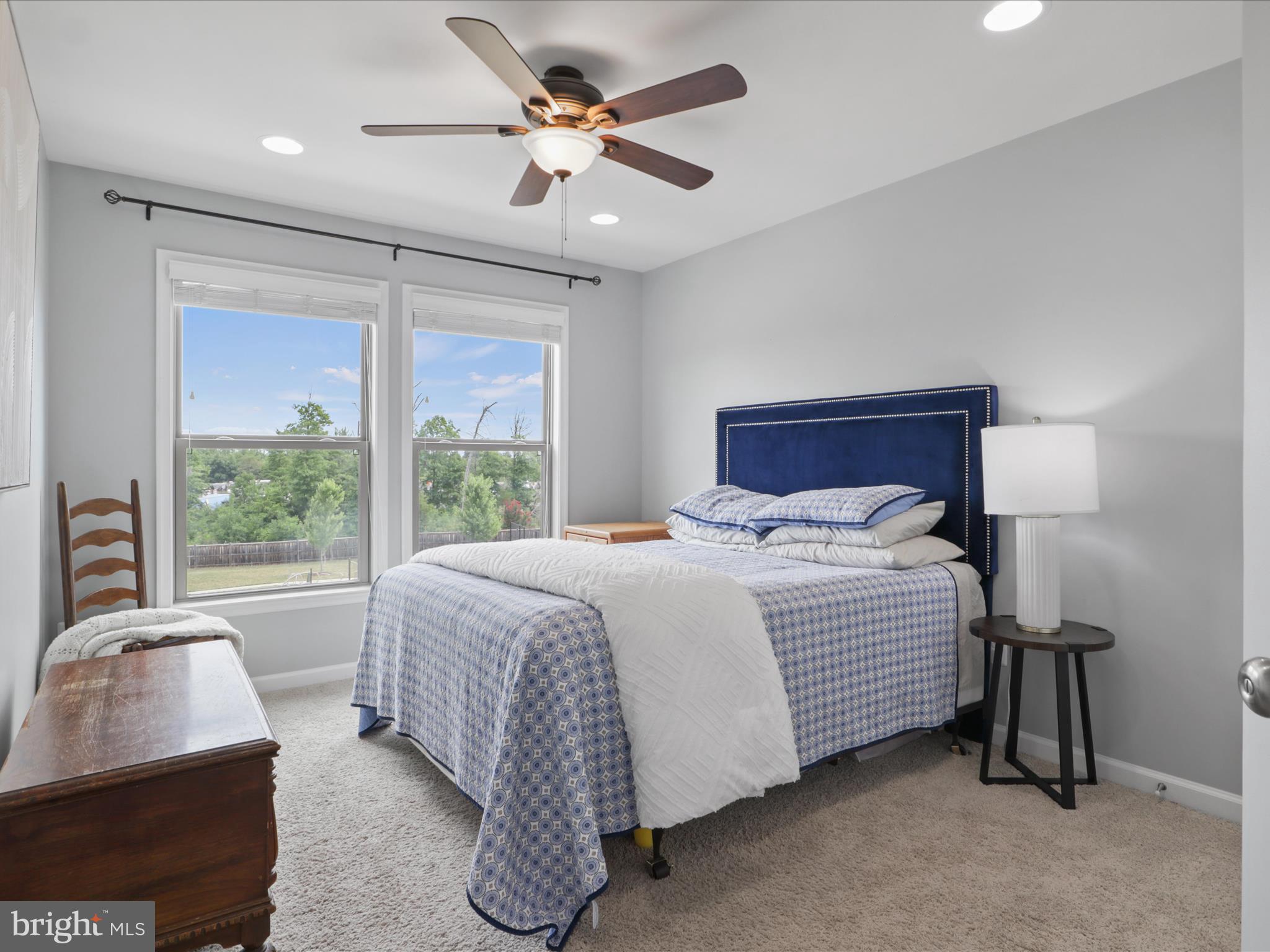 42361 Dogwood Glen Sq