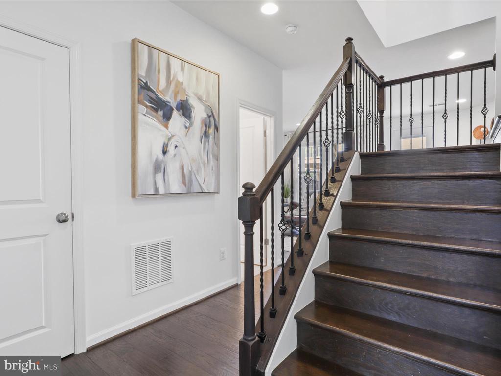 42361 Dogwood Glen Sq