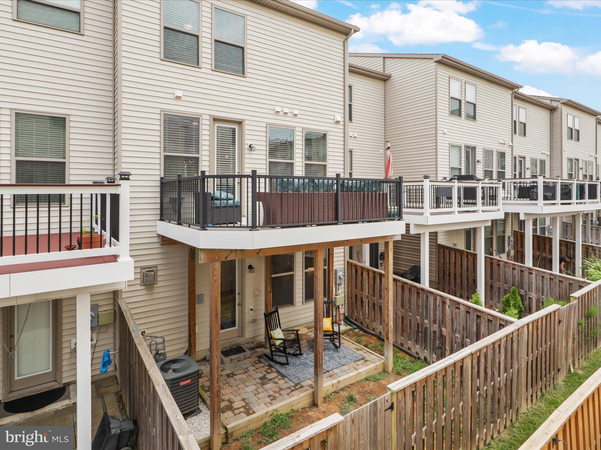 42361 Dogwood Glen Sq