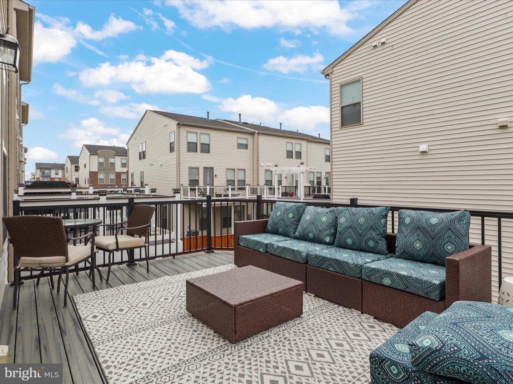 42361 Dogwood Glen Sq