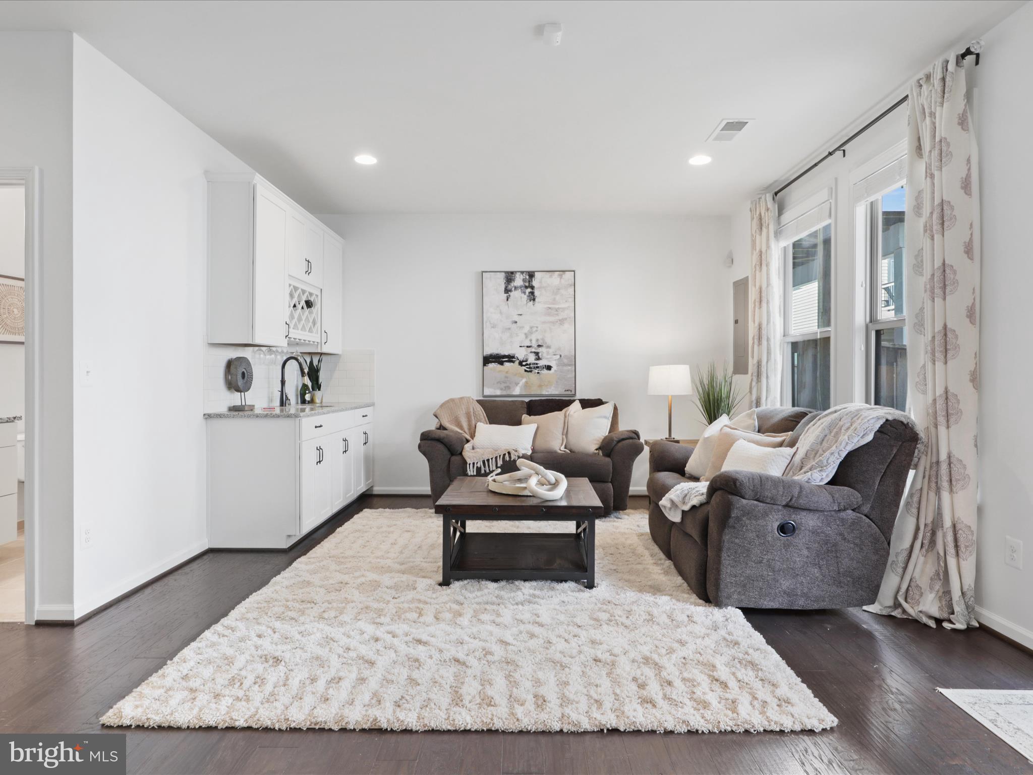 42361 Dogwood Glen Sq