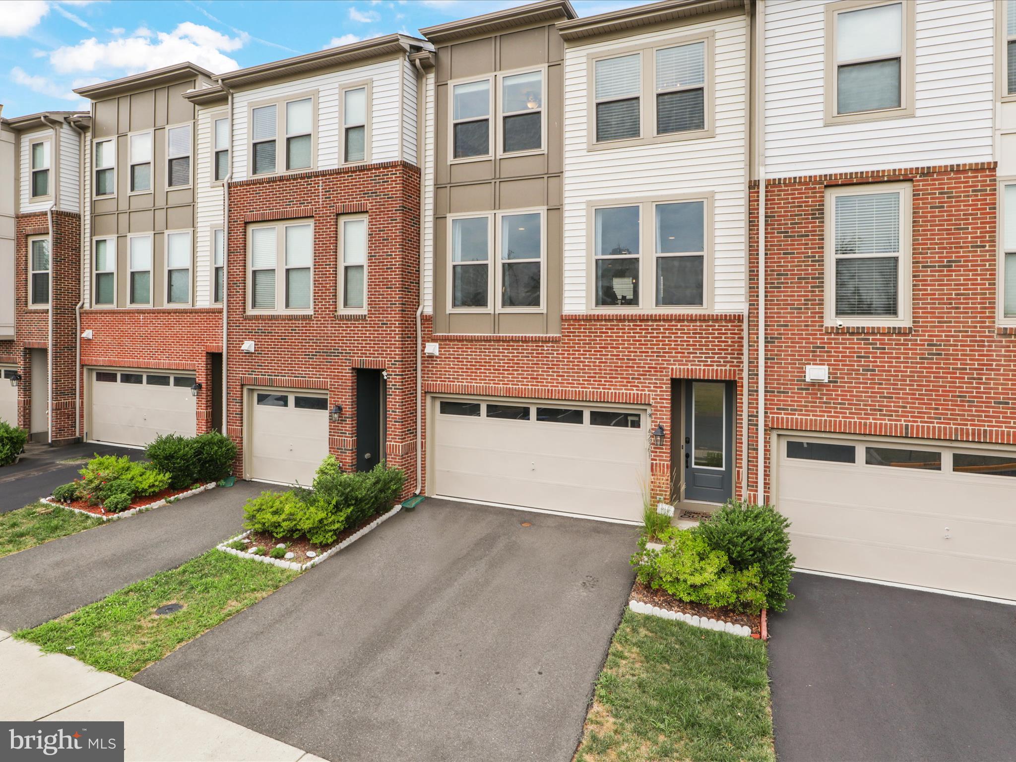 42361 Dogwood Glen Sq